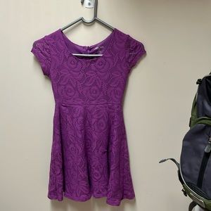 Girls Cherokee dress, purple. Size: M (7-8)